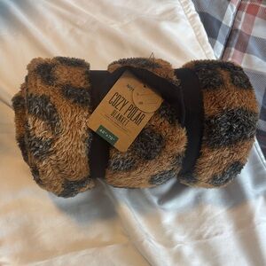 Northwest Cozy Leopard Print Blanket